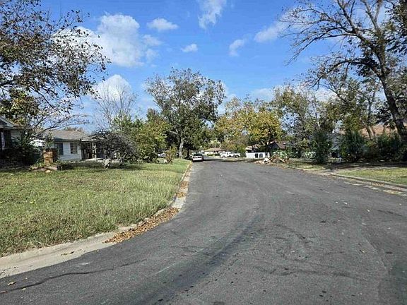 5th image of 809 S 36th St