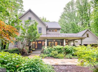 5019 Willowmeade Dr, Fairfax, VA 22030