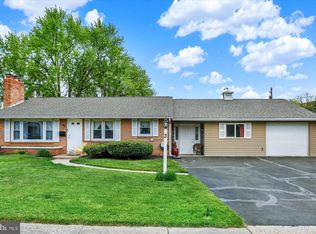 3 Gobin Dr, Carlisle, PA 17013