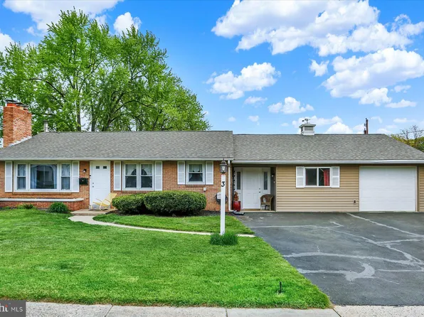 3 Gobin Dr, Carlisle, PA 17013