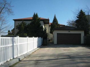 21 Arnold Ave, Cranston, RI 02905