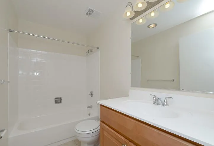 Shorewood Apartments and Townhomes — Photo 14