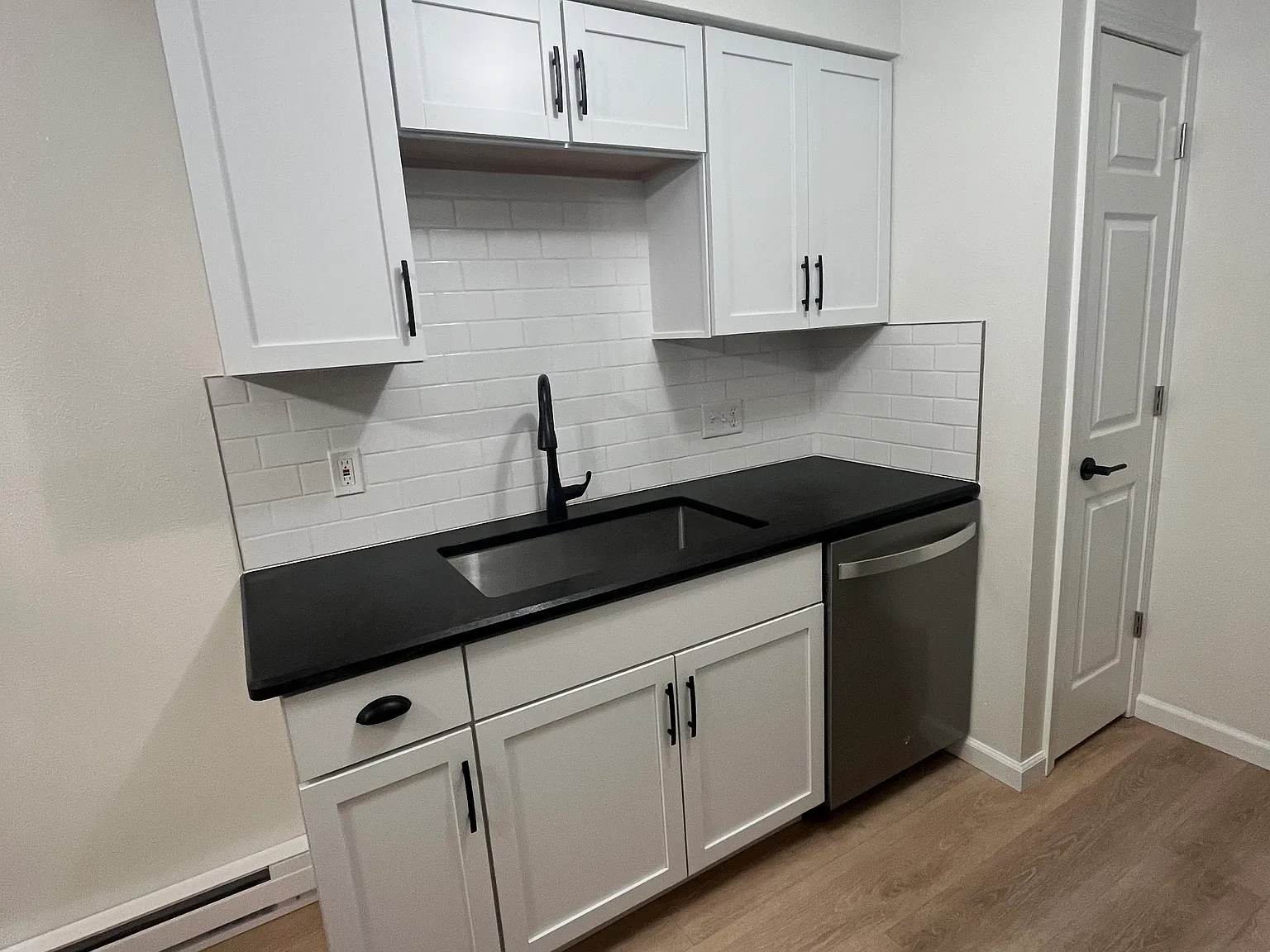 2 bed, 800 sqft, $925 — Photo 3