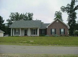 107 Cobblestone Dr, Vicksburg, MS 39183