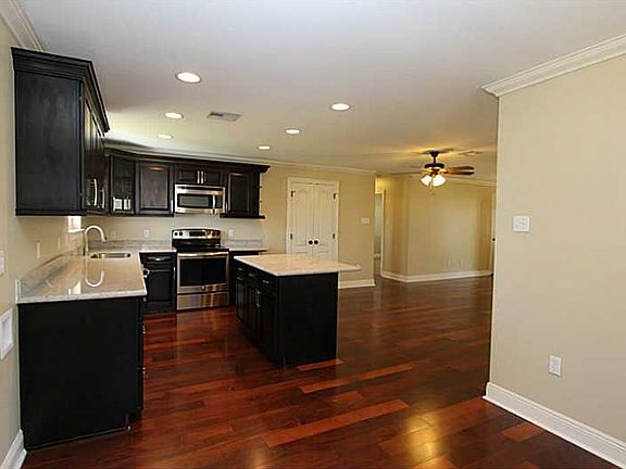 4th image of 3227 Jackson Blvd