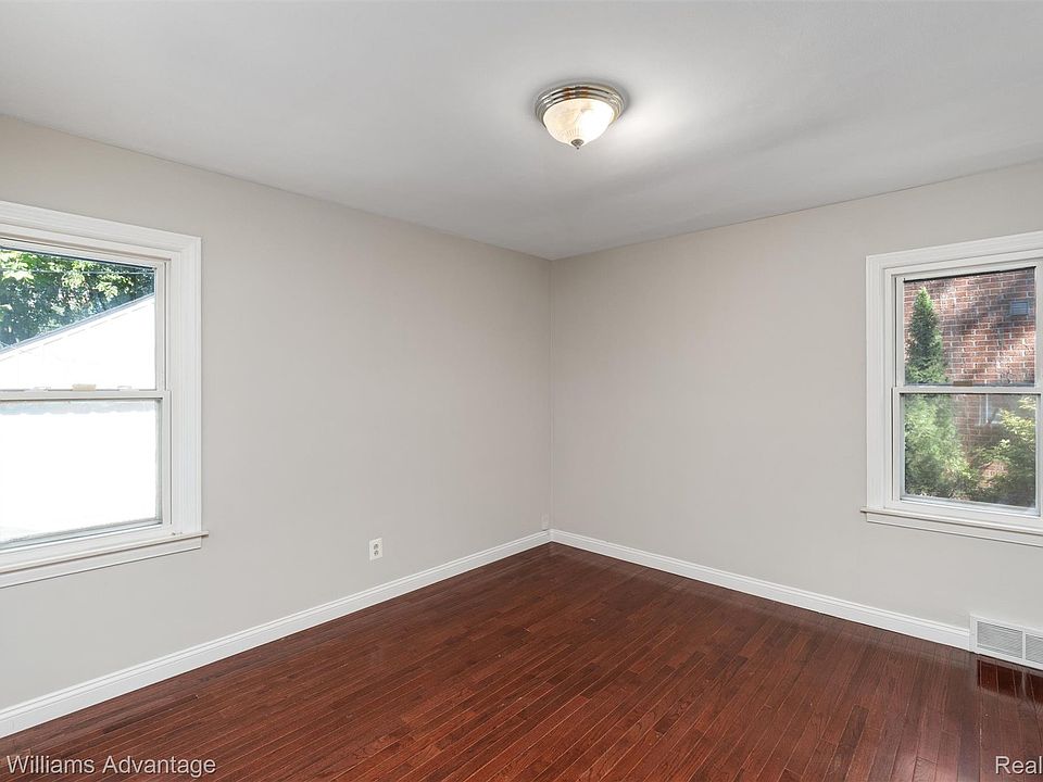410 Catalpa Dr, photo 18