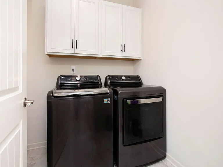 6787 Oakcrest Dr — Photo 16