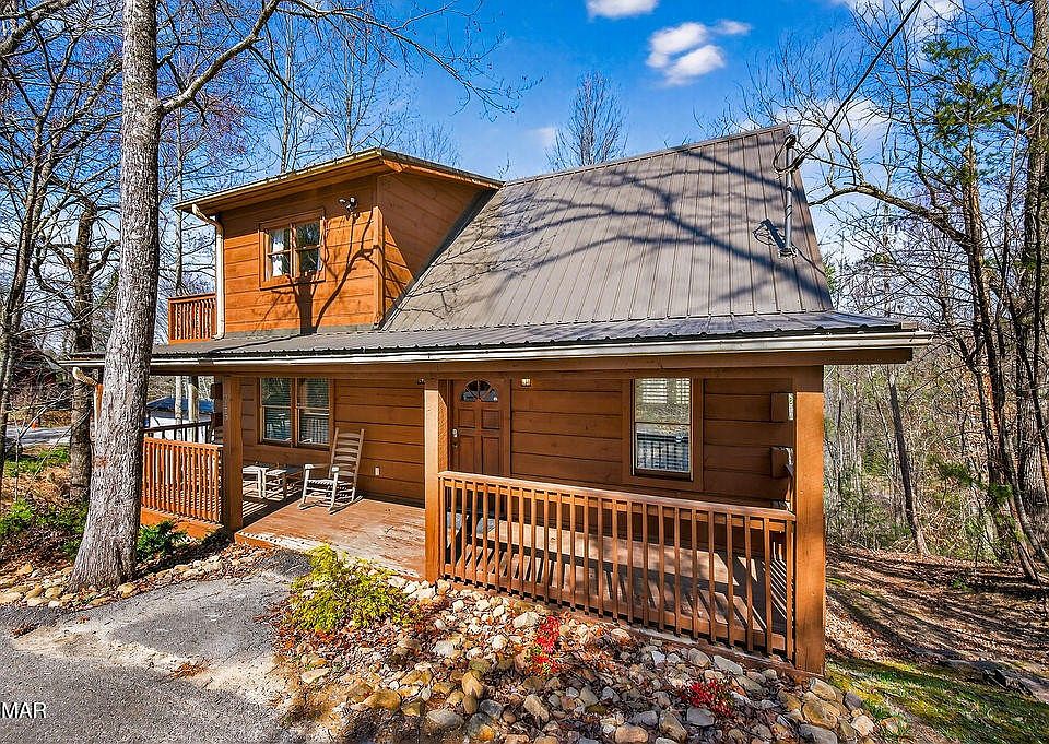 1st image of 745 Ski View Ln