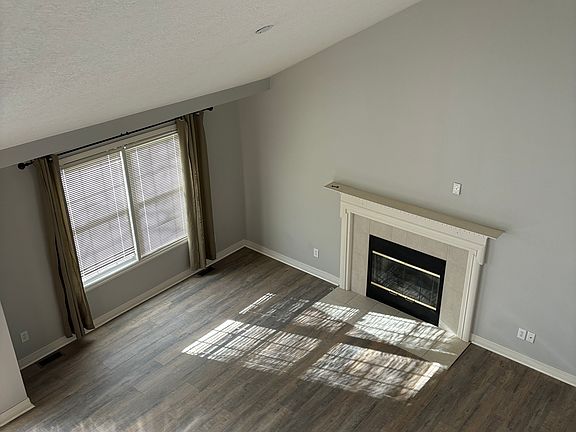 2nd image of 460 Stone Shadow Dr