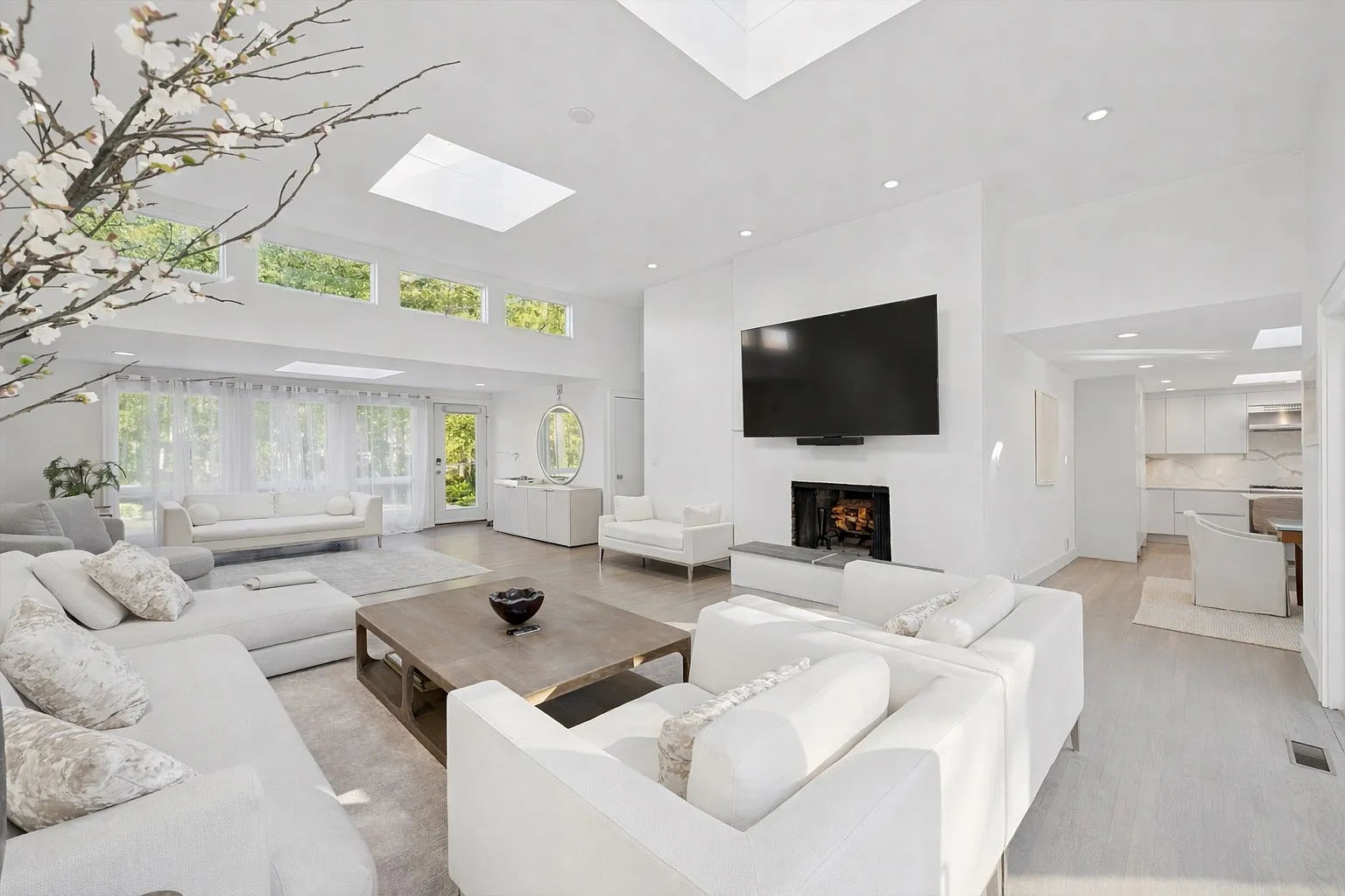 Renovated Quogue Village Rental - Summer Perfection — Photo 4