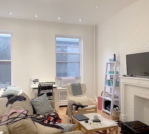 4th image of 40 E 81st St #3C