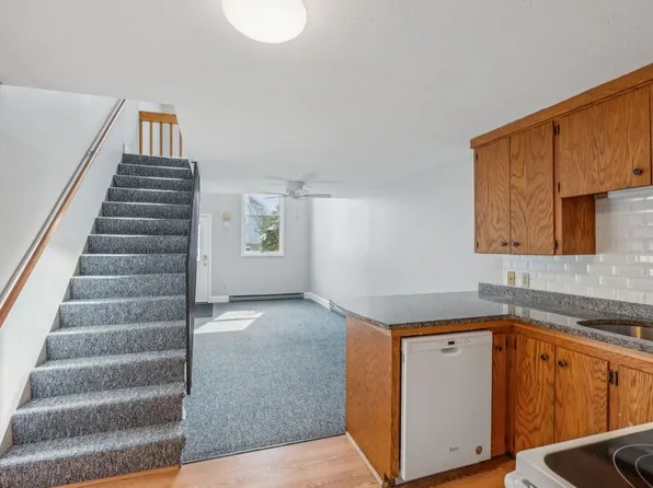 210 Beach St #19, Saco, ME 04072