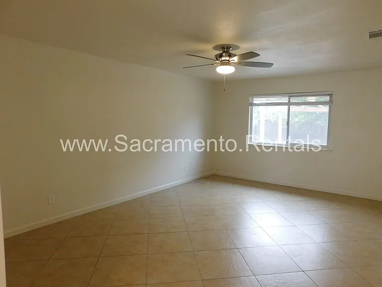101 Kennelford Cir — Photo 2