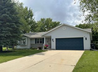 140 Anna Cir, Columbus, WI 53925