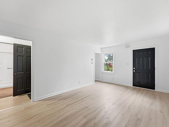 4th image of 4023 Lillie St