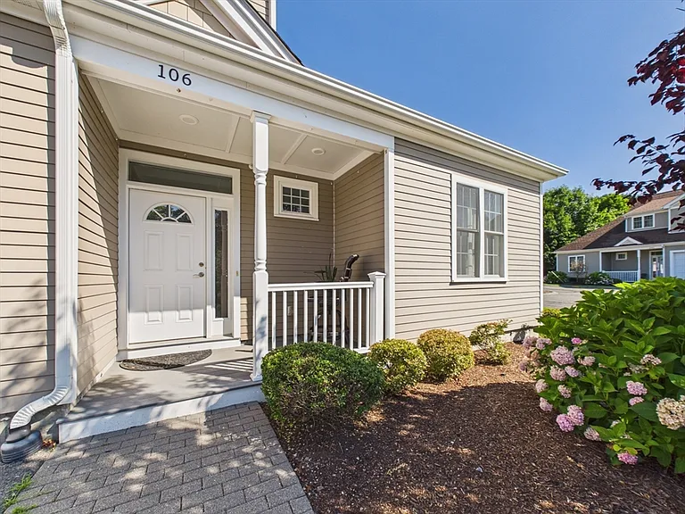 70 Endicott St #106 — Photo 1