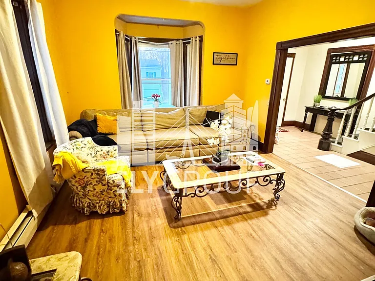 63 Walnut St #1 — Photo 7