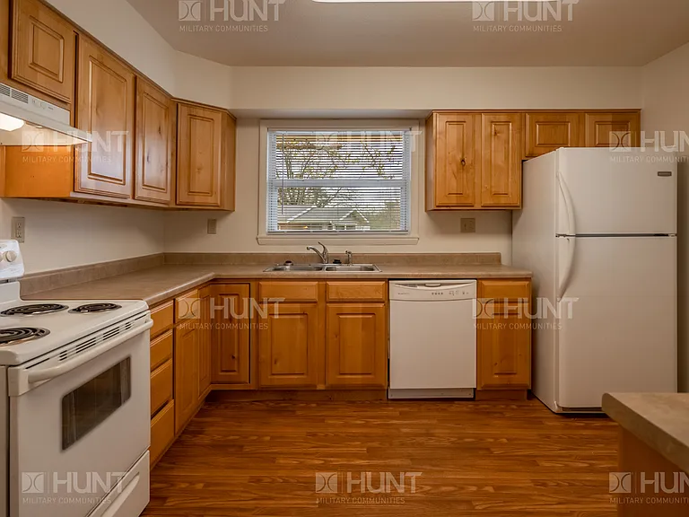 109 Maryland Ln — Photo 5