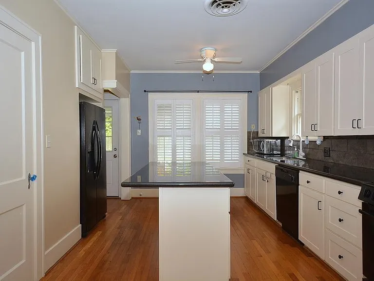 3027 Amherst St — Photo 7