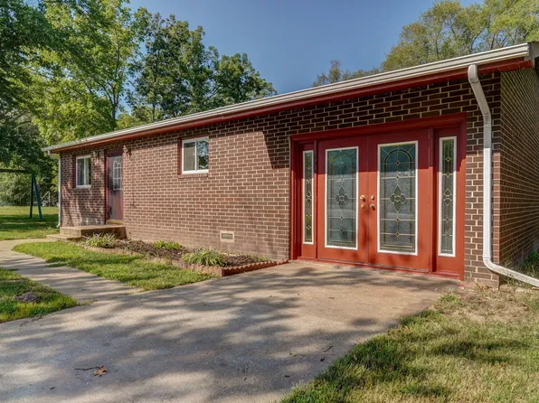 423 N Clark Street, Everton, MO 65646