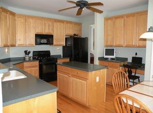 21 Skytop Rdg, Oakland, NJ 07436