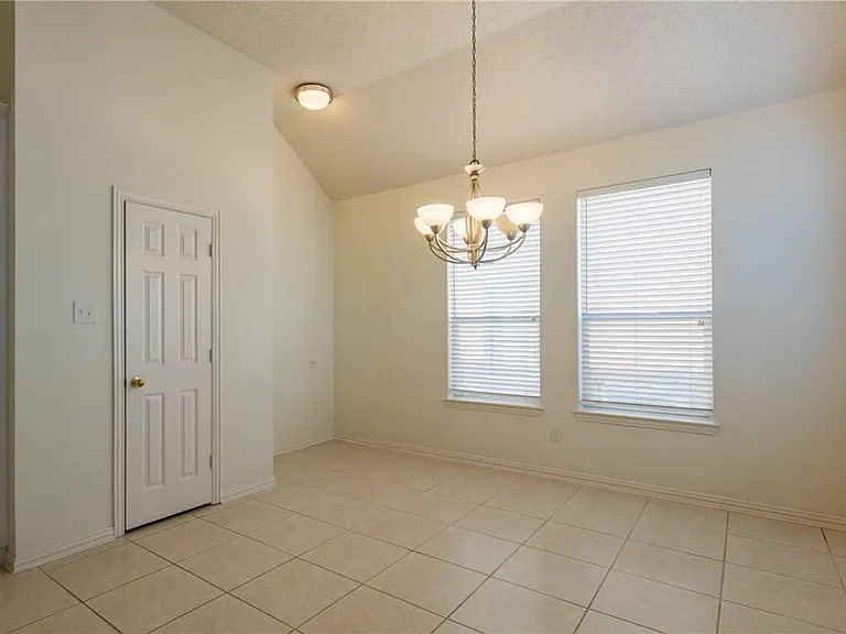 8216 Spring Valley Ln — Photo 9