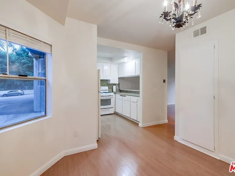 1077 W Kensington Rd #3 — Photo 30