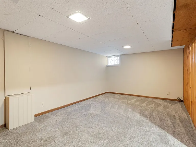 7514 Cass St — Photo 16