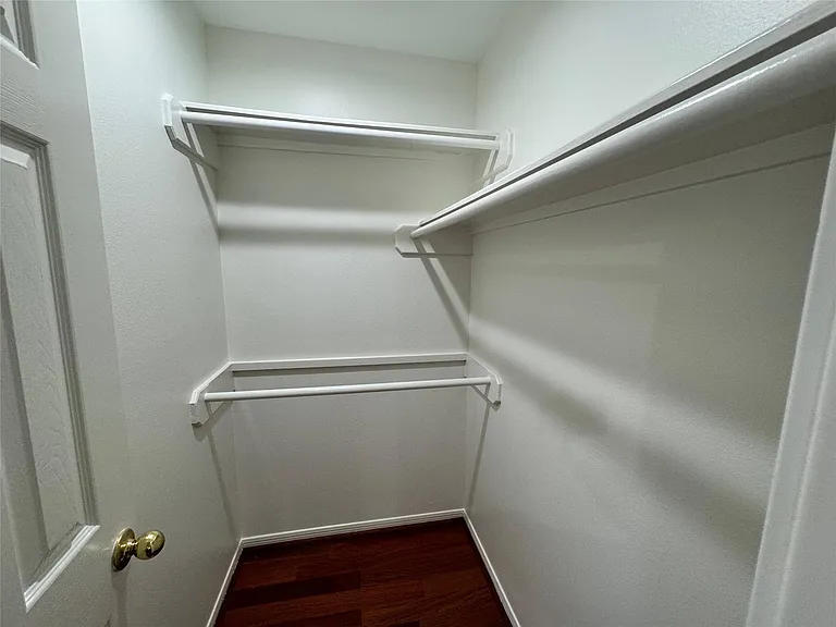 1718 Berkoff Dr — Photo 12