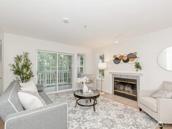 18505 SE Newport Way #E221, Issaquah, WA 98027