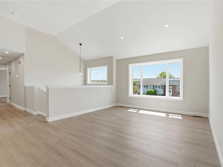 2905 Roosevelt St — Photo 21