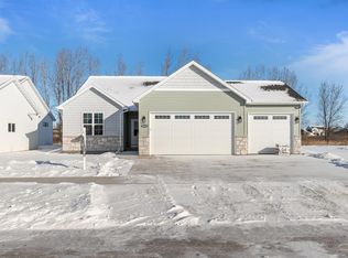 3688 E Callalilly Ln, Appleton, WI 54913