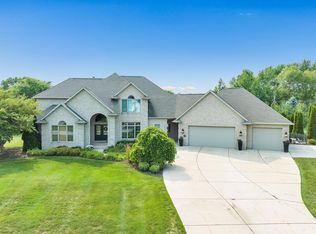 4458 Nakoma Trl, Green Bay, WI 54313