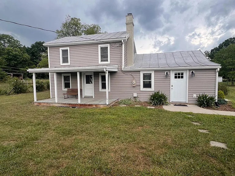 141 Frogtown Ln — Photo 3
