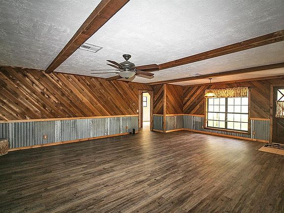 5th image of 106 N Lake Dr