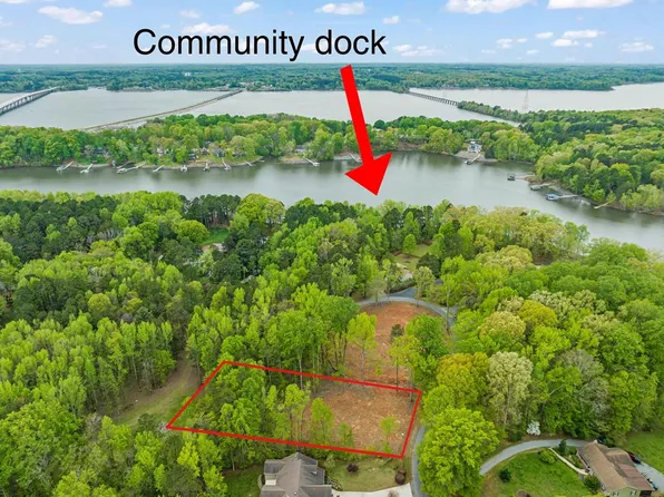 650 Ferry Hill Trl, Clarksville, VA 23927