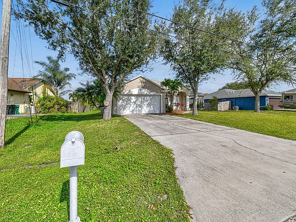 3rd image of 518 SE Nome Drive