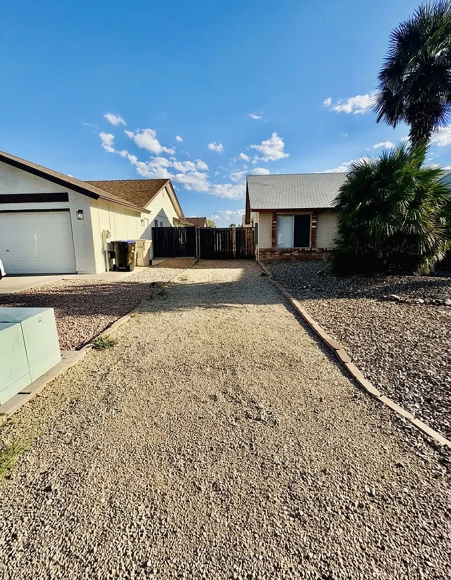 4 bed, 1925 sqft, $2,500 — Photo 2