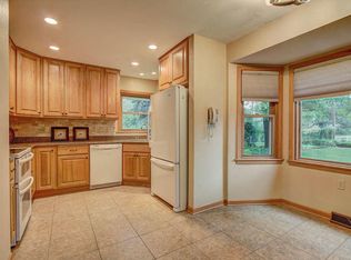 7225 Elberton Ave, Greendale, WI 53129