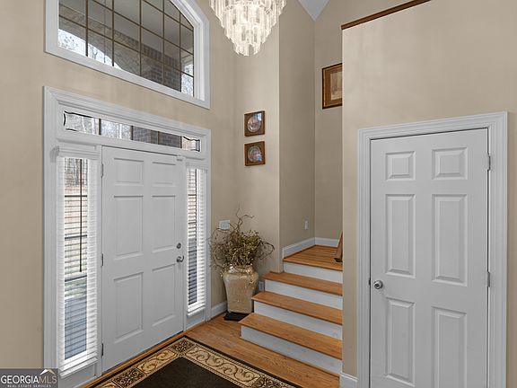 3rd image of 355 Parker Rd