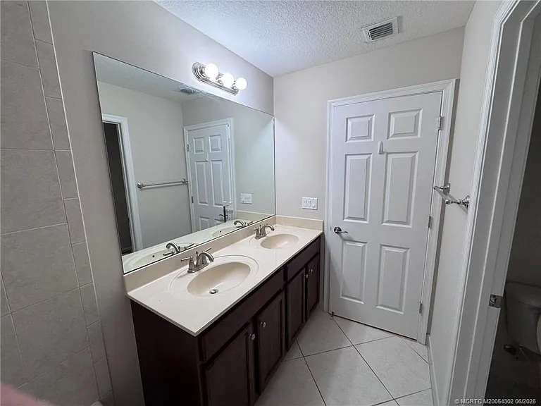 11239 SW Barton Way — Photo 21