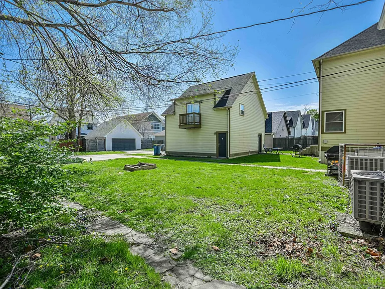 1939 Ruckle St — Photo 17