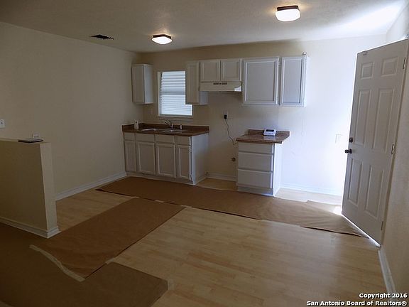 5th image of 959 Flanders Ave