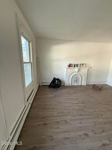 4th image of 296 Saratoga Street