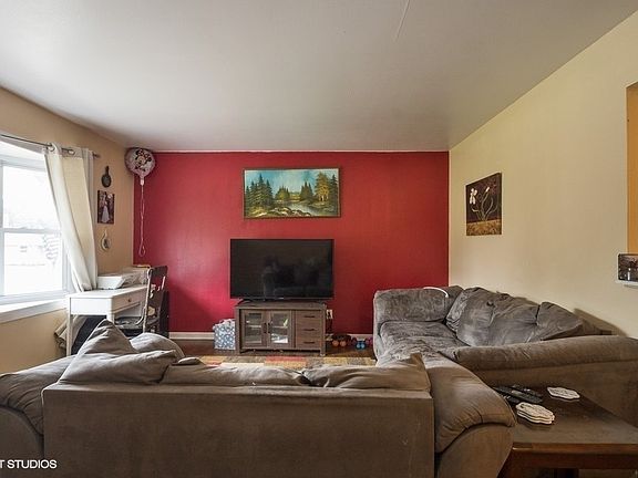 2nd image of 938 Crystal Dr