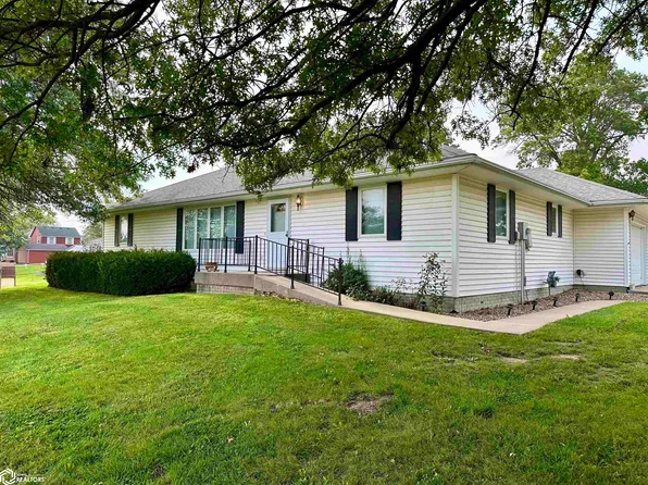813 S 8th St, Chariton, IA 50049