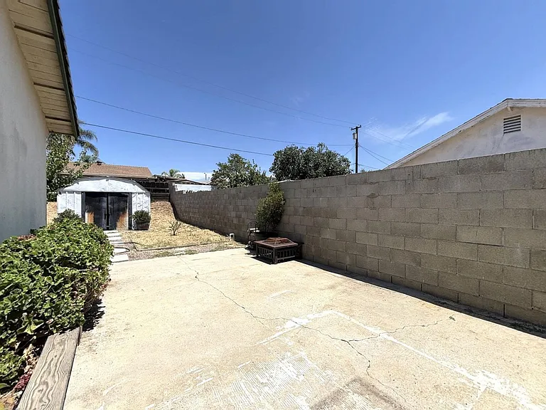11231 Reddiford Ct — Photo 23