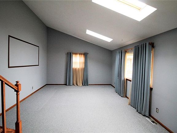4th image of 429 Cathy Cir