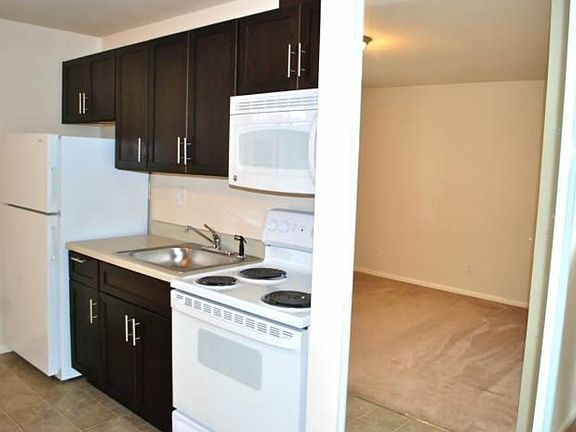 4th image of 304 15th St SE APT 9