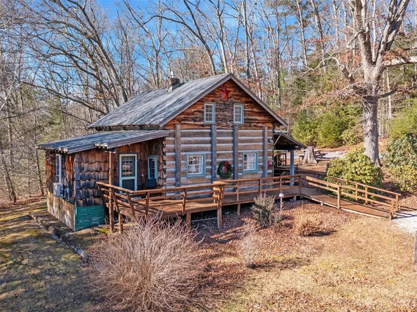 157 Hermits Hollow Dr, Burnsville, NC 28714